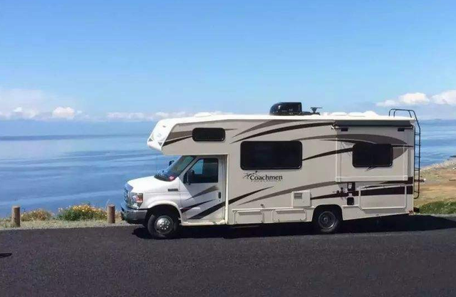 How to protect the lithium battery when the RV is not used for a long time?(图1)