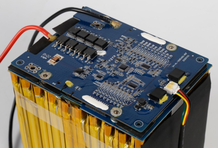 What kind of functions does the lithium battery BMS used in the UPS system need to have?(图1)